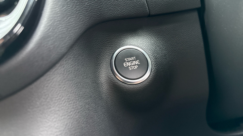 Volvo XC40 2.0 B3P Plus Dark 5dr Auto Petrol Estate